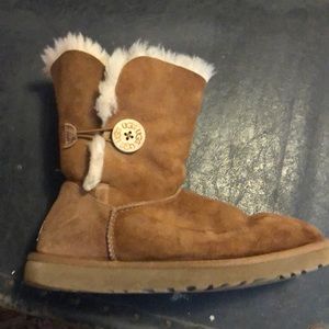 Bailey Button Uggs